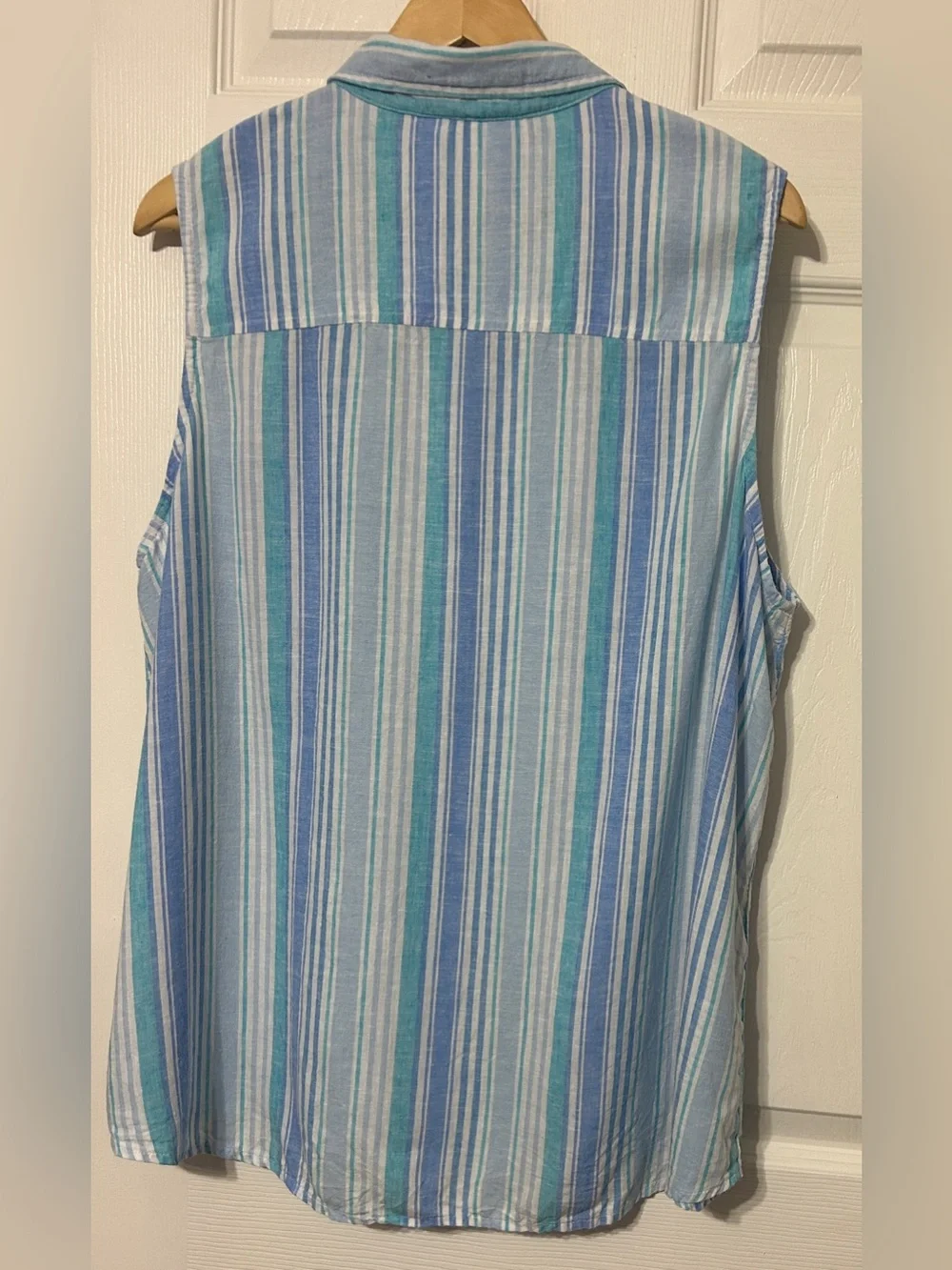 Time And Tru Women’s Beachy Blue Stripe Linen Top Button Up Sleeveless Sz XXL-20 - Picture 4 of 5